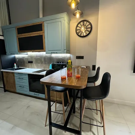 Kamanina Prostranstvo Na Morskom S Terrasoi