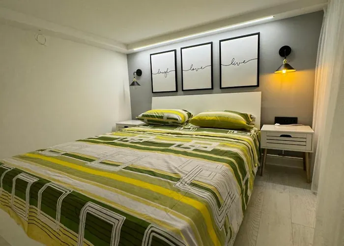 Kamanina Prostranstvo Na Morskom S Terrasoi Odessa